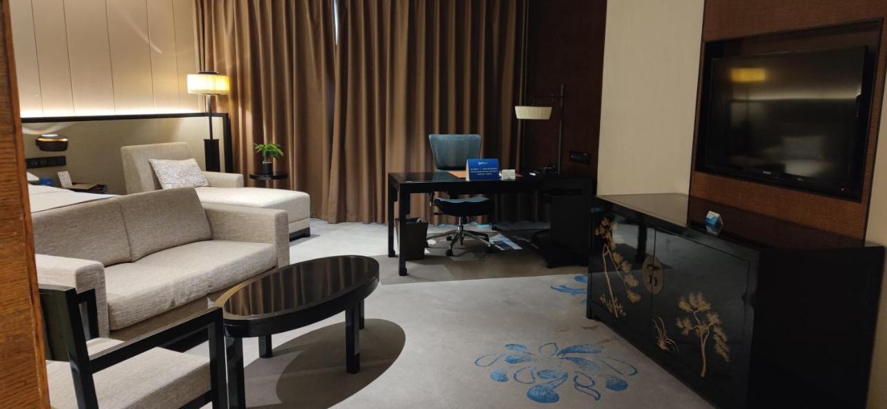 Chongqing Ronghui Grand Hotel Bagian luar foto