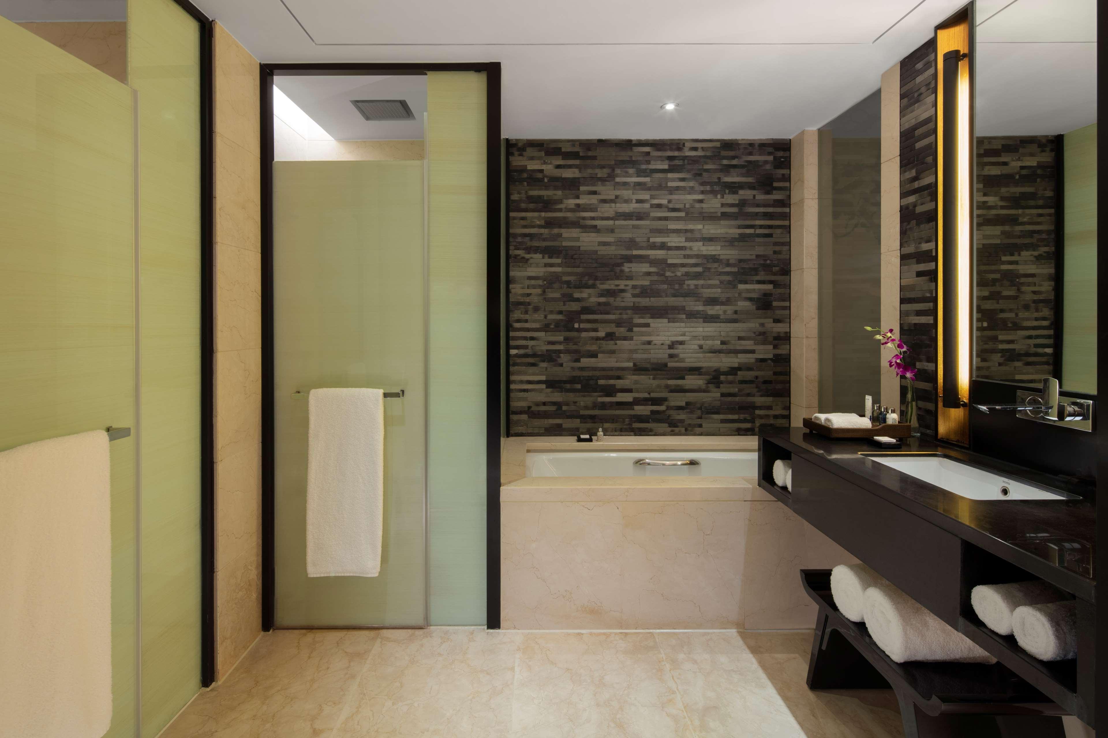 Chongqing Ronghui Grand Hotel Bagian luar foto