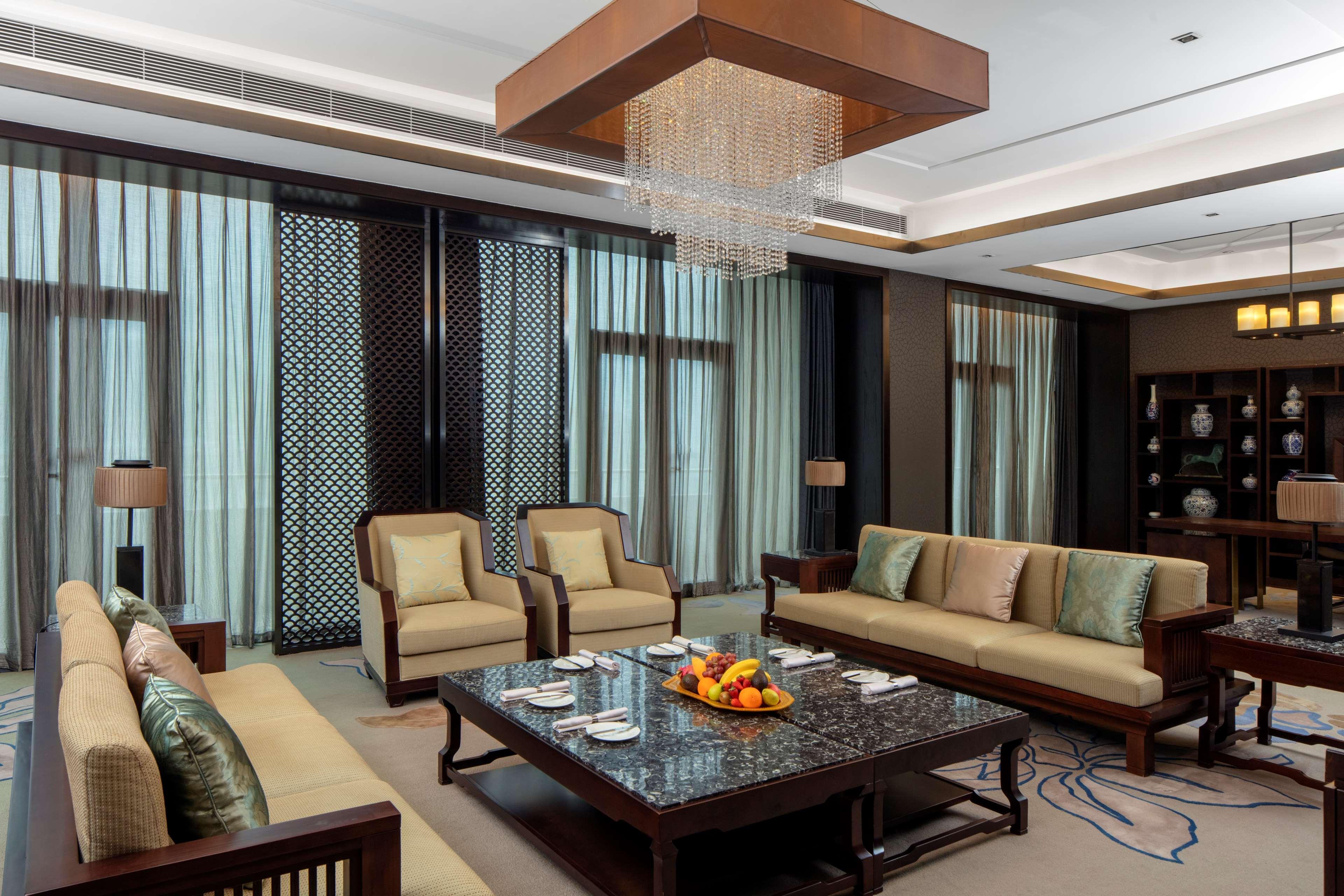 Chongqing Ronghui Grand Hotel Bagian luar foto