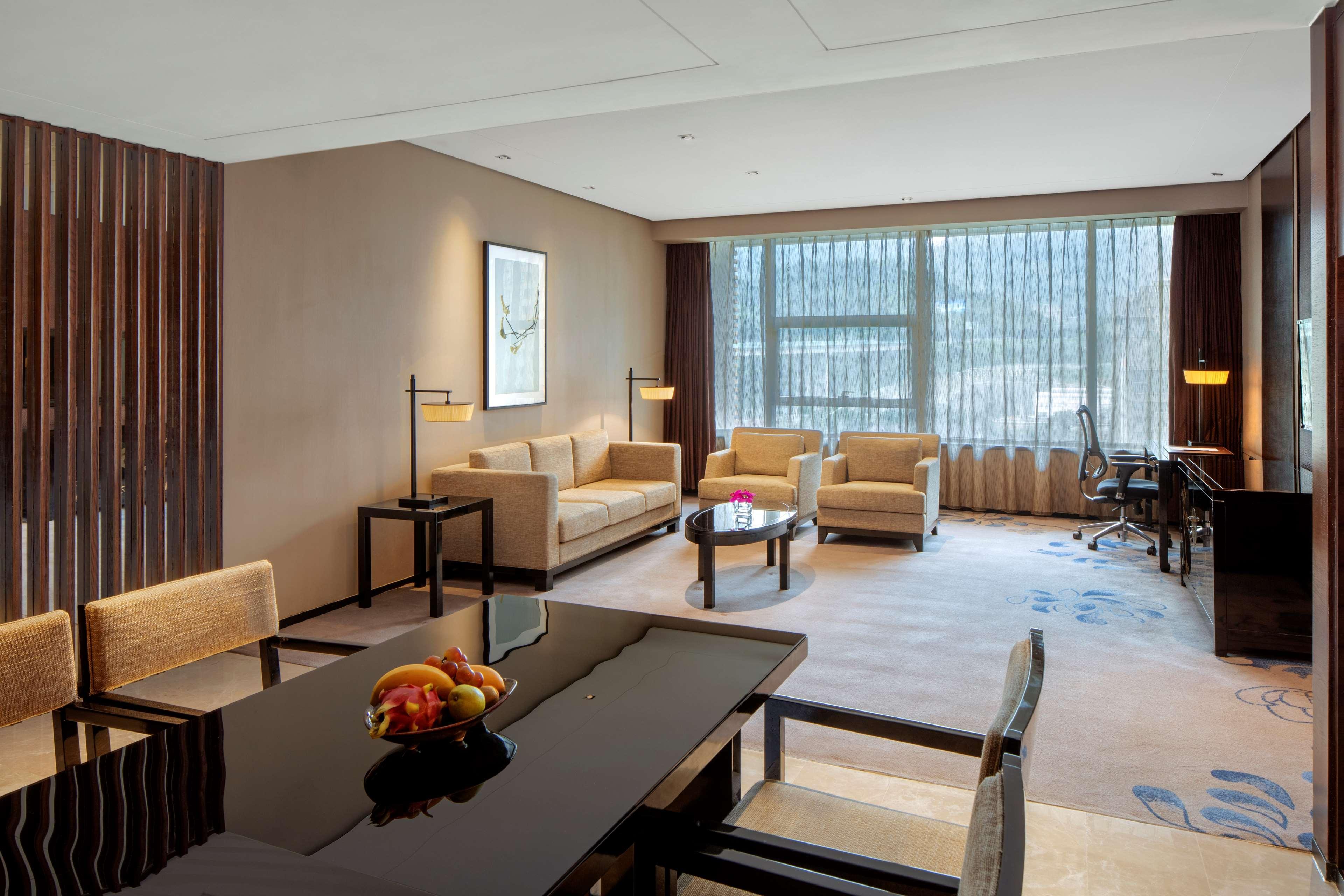 Chongqing Ronghui Grand Hotel Bagian luar foto