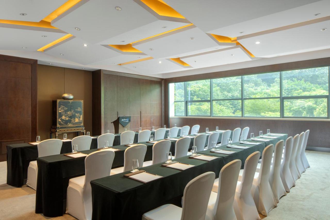 Chongqing Ronghui Grand Hotel Bagian luar foto